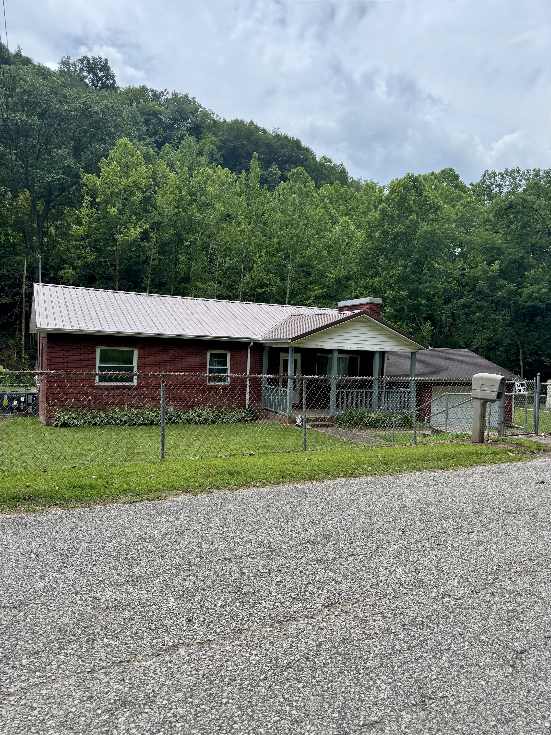 1214 Kanawha Two Mile Road