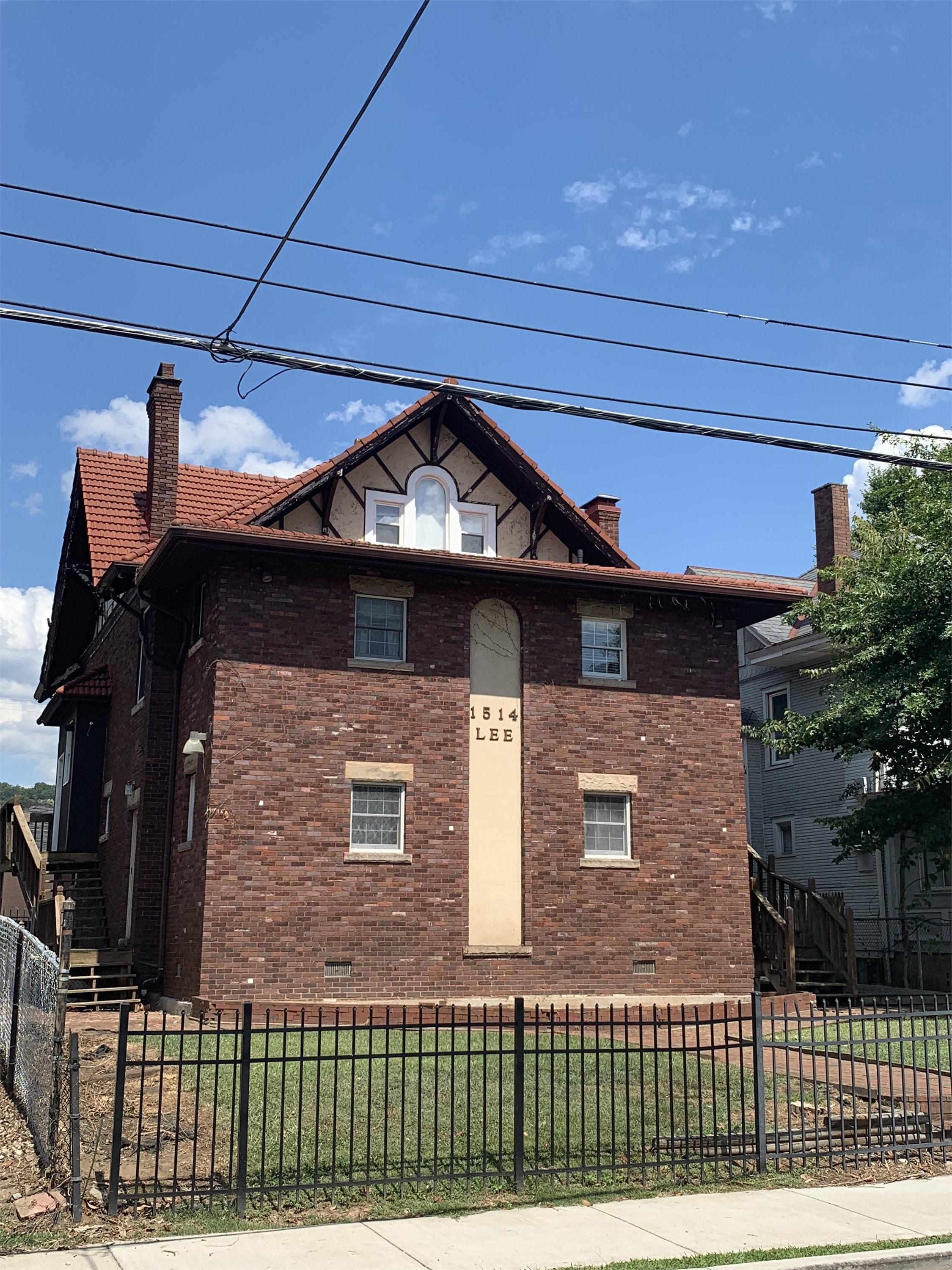 1514 Lee Street East - D
